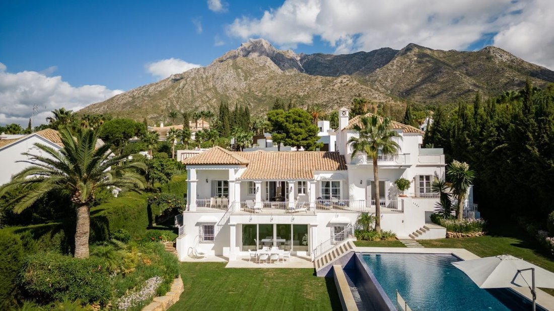 Villa in Sierra Blanca, Marbella, Spain 1 - 18864579
