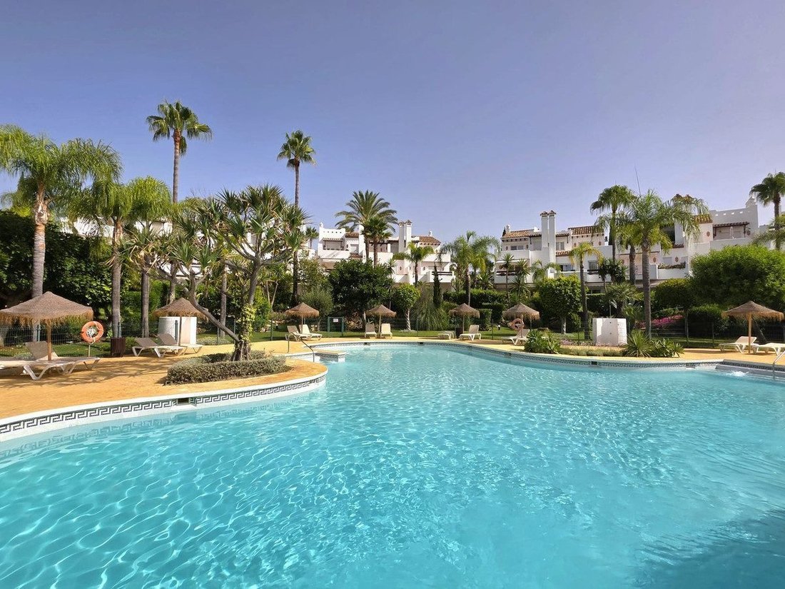 Stadthaus in Cancelada, Estepona, Andalusien 1 - 18859938