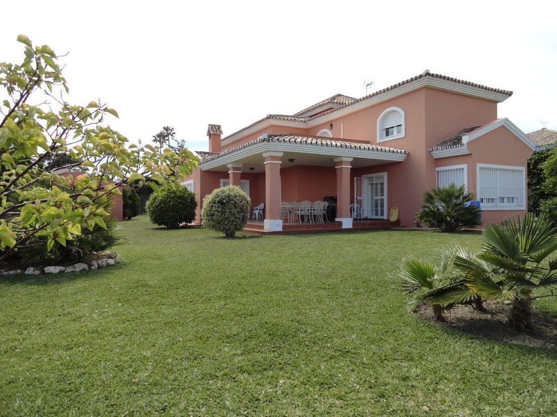 Villa in Estepona, Andalusia, Spain 1 - 18866844