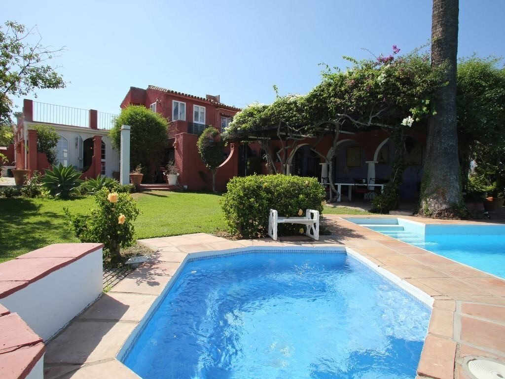 Villa in Puerto Banús, Marbella, Spanien 1 - 18862121