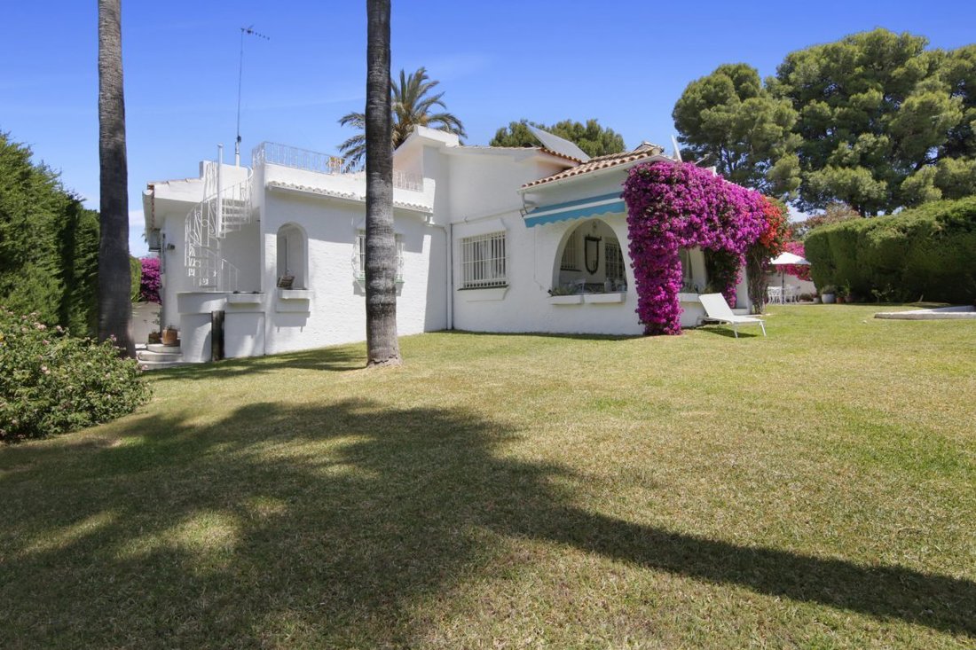 Villa in Guadalmina Alta, San Pedro de Alcantara, Spain 5 - 18864570