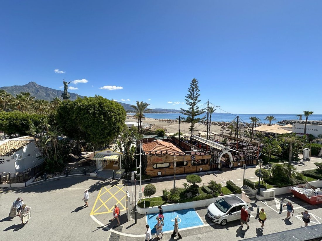 Apartment in Puerto Banus, Marbella, Spain 5 - 18863592