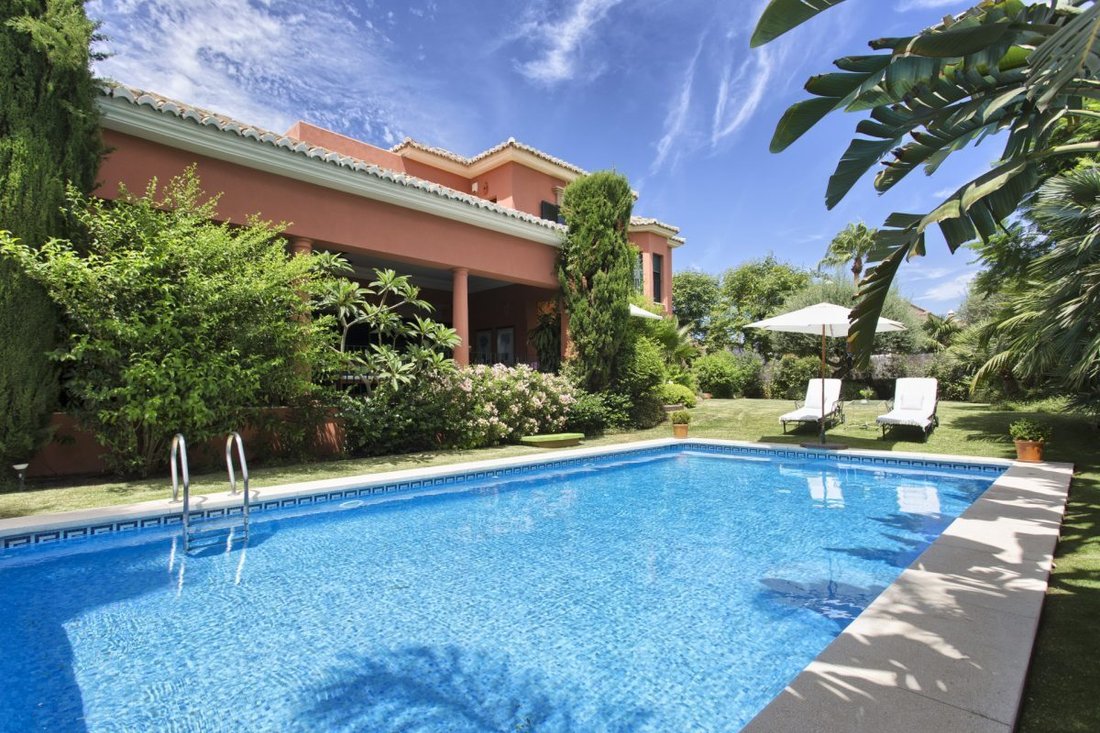 Villa en Marbella, Andalucía, España 1 - 18859695