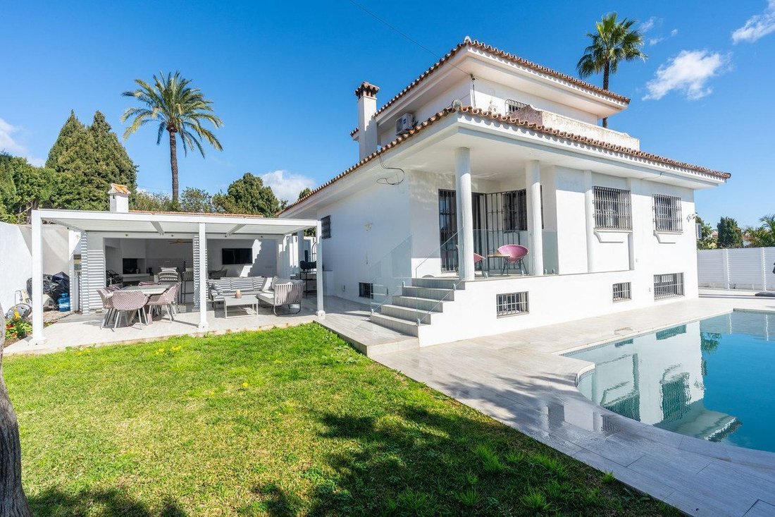 Villa in Estepona, Andalusia, Spain 2 - 18867090