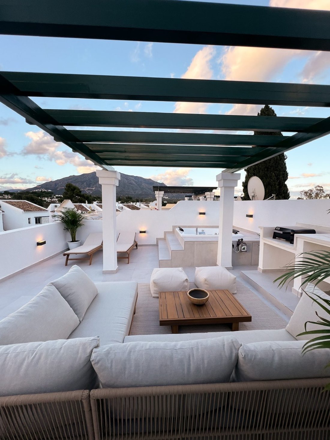 Apartment in Puerto Banus, Marbella, Spain 1 - 18862830