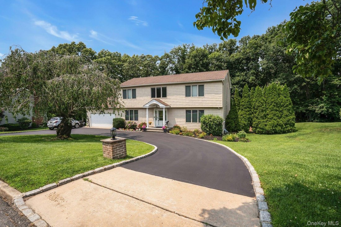 House in Huntington Station, New York, United States 4 - 18859126