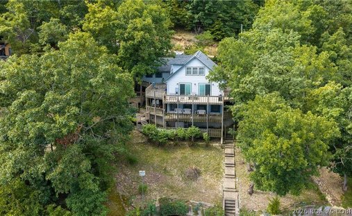 House in Versailles, Missouri, United States 1