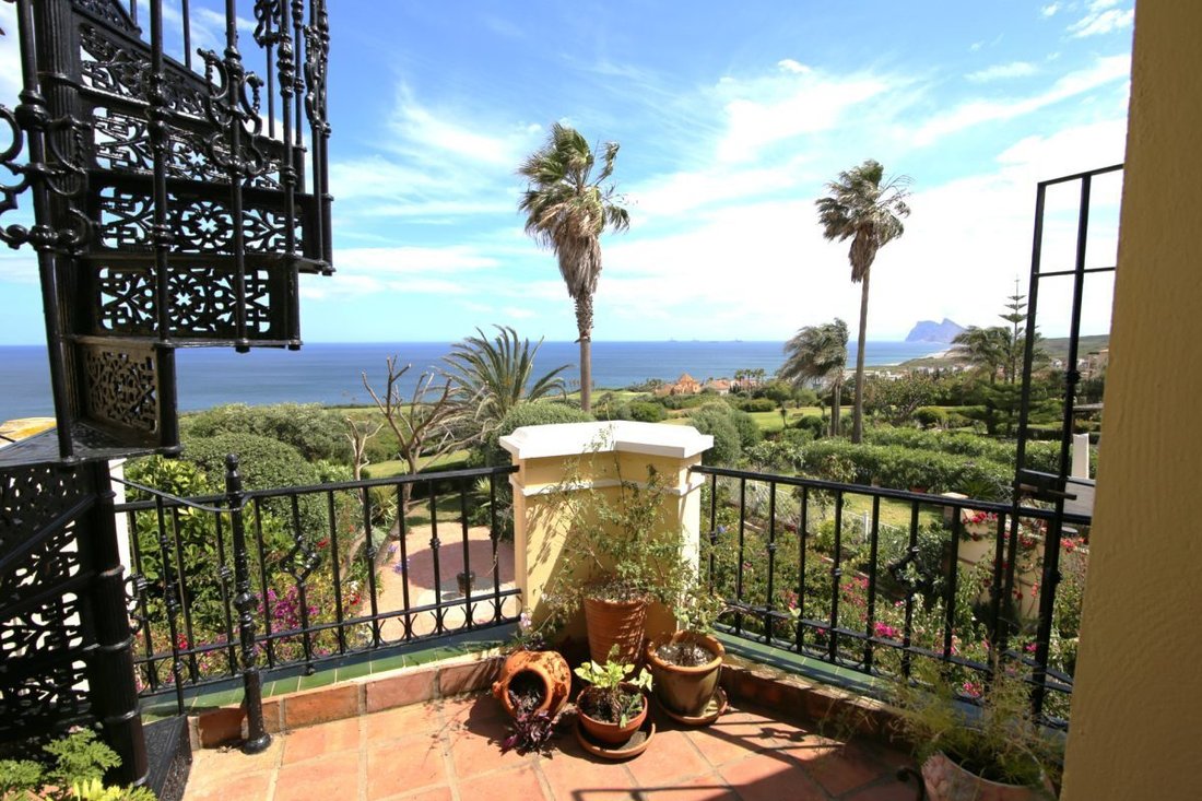 Townhouse en La Alcaidesa, San Roque, Andalucía 1 - 18859284