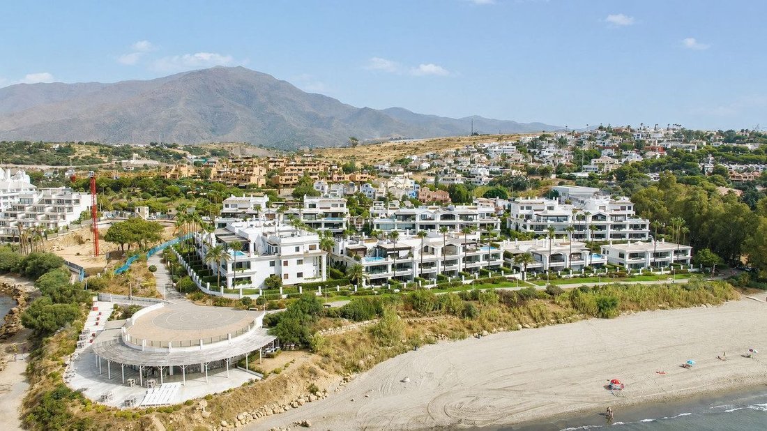 Wohnung in Estepona, Andalusien, Spanien 1 - 18859888
