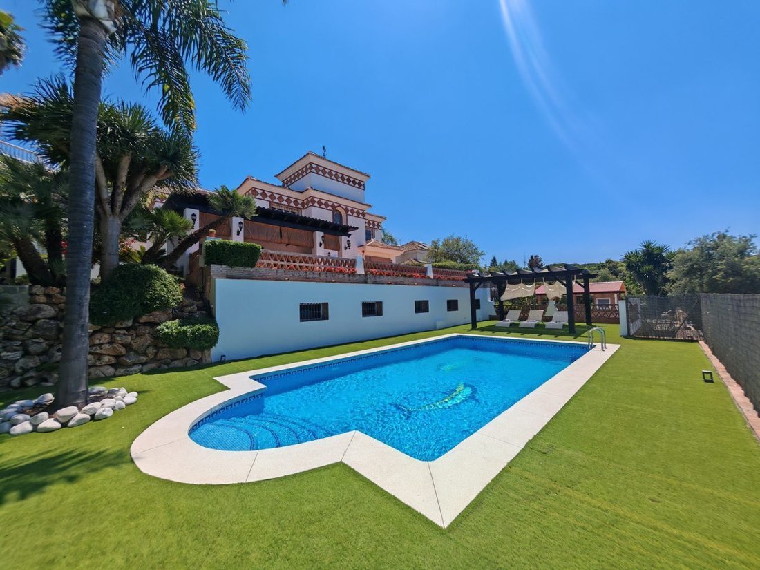 Villa in Elviria-Cabopino, Marbella, Spain 2 - 18864841