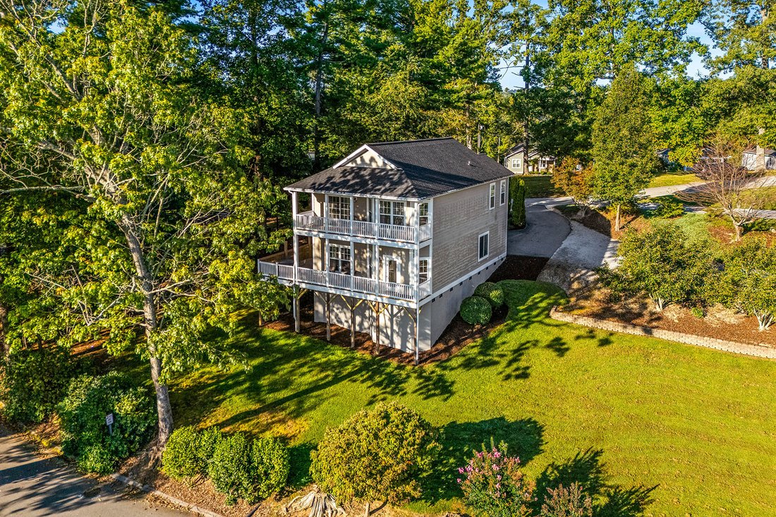 House in Laurel Park, North Carolina, United States 5 - 18859252