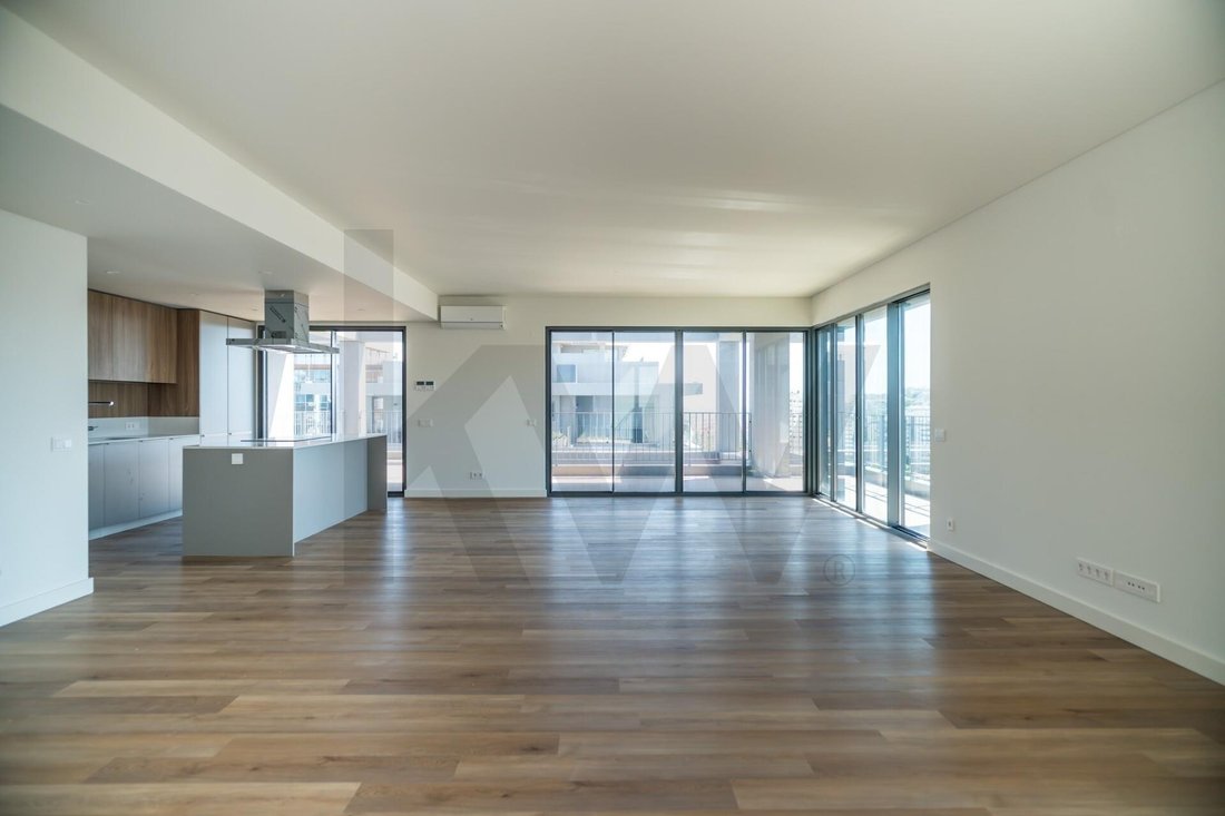 Apartamento en Algés, Distrito de Lisboa, Portugal 1 - 18859758