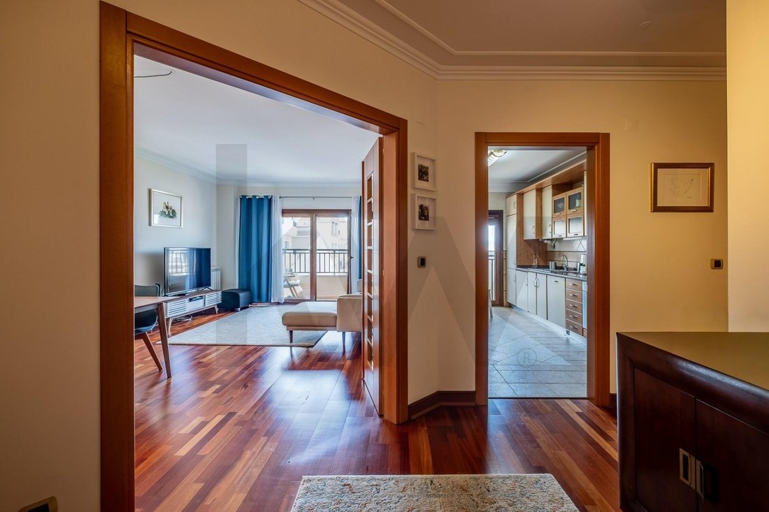 Wohnung in Santo António dos Cavaleiros, Lissabon, Portugal 2 - 18859625