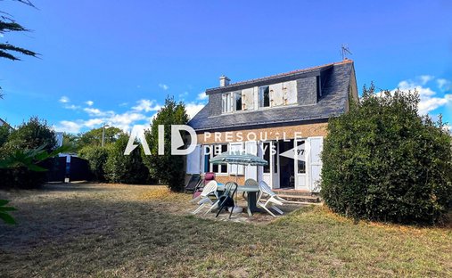 House in Arzon, Brittany, France 1