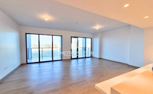 Apartment in Jumeirah, Dubai, United Arab Emirates 1