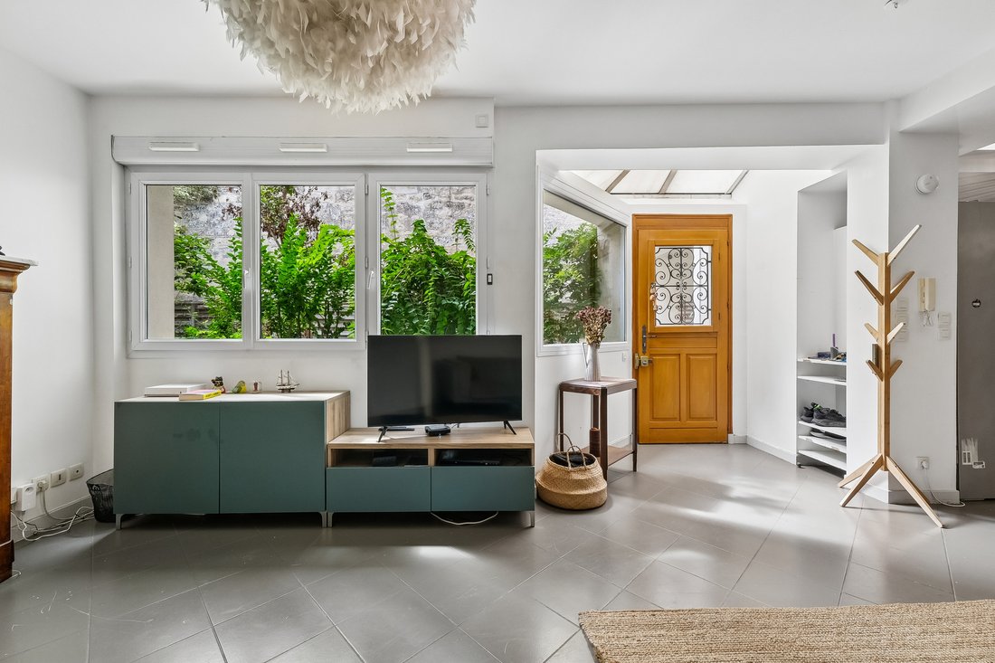 Apartment in Pont de Flandre, Paris 19e Arrondissement, Paris 4 - 18859745