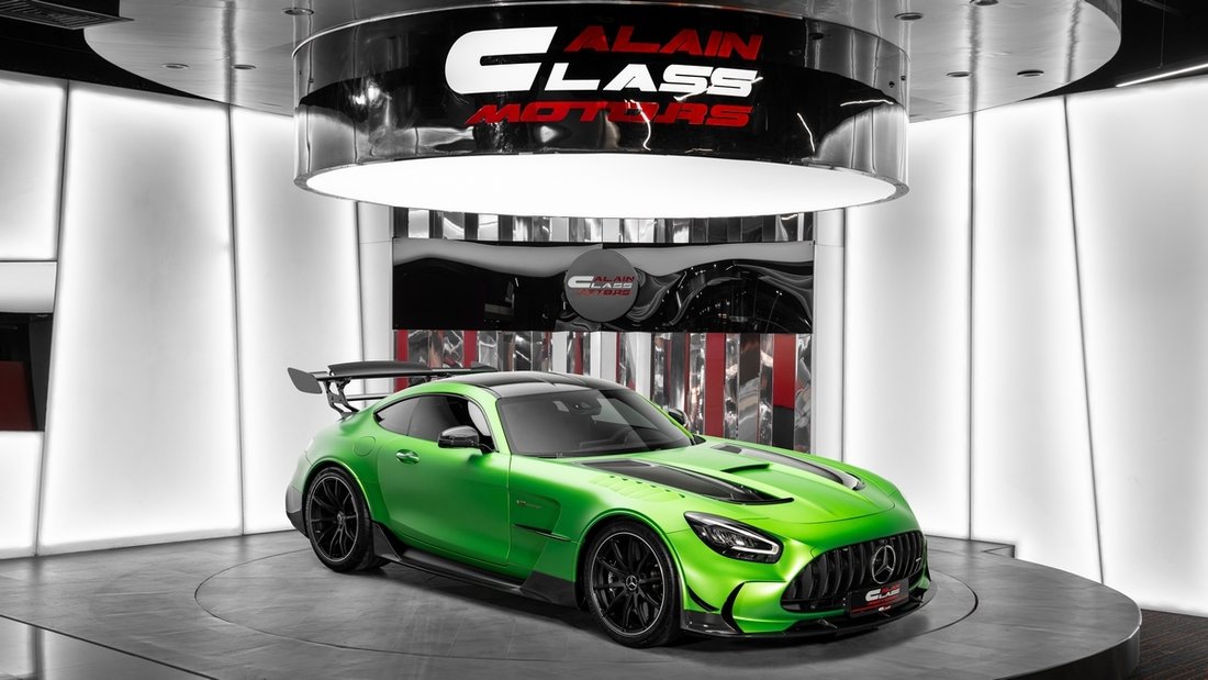 Coupe in Dubai, United Arab Emirates 1 - 18859872