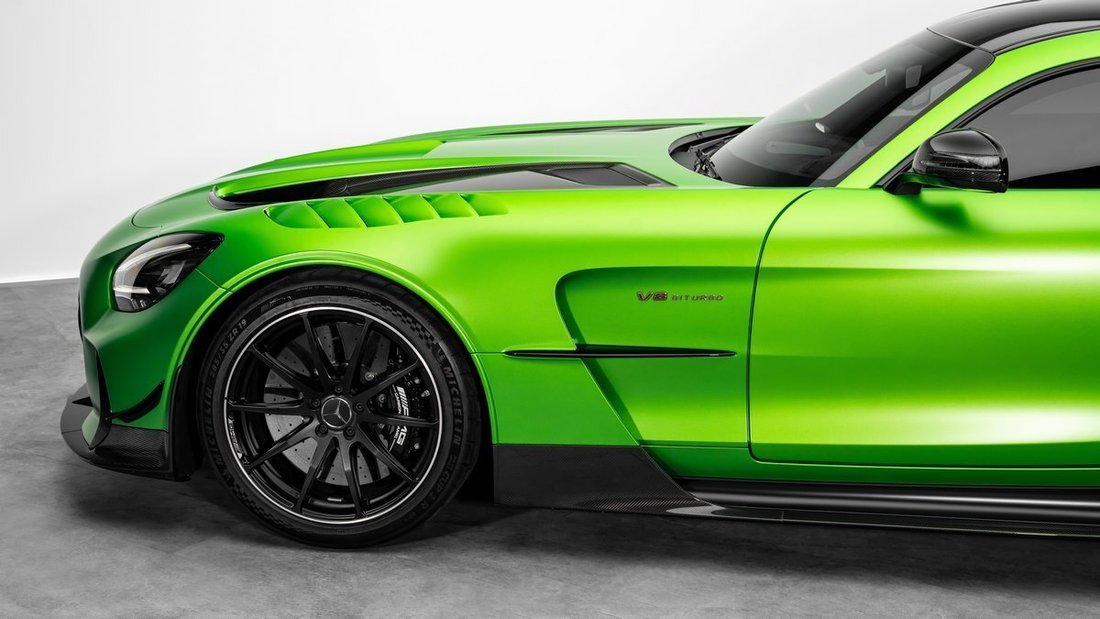 Coupe in Dubai, United Arab Emirates 4 - 18859872