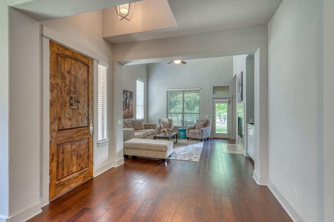 Townhouse in Horseshoe Bay, Texas, United States 3 - 18860031