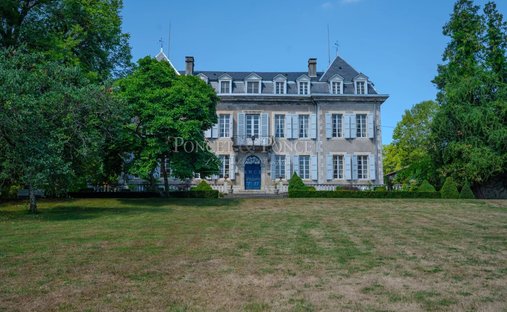 Chateau in Rieucazé, Okzitanien, Frankreich 1