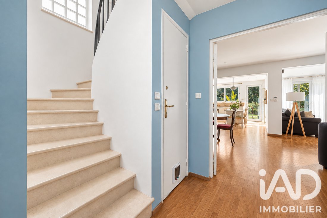 House in Villejuif, Ile-de-France, France 2 - 18864026