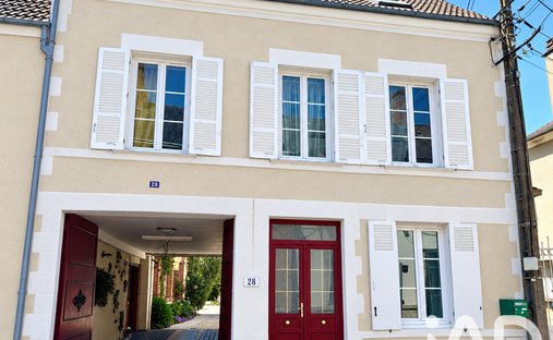 House in Jargeau, Centre-Val de Loire, France 1