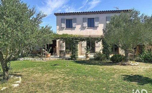 Maison à Trets, Provence-Alpes-Côte d'Azur, France 1