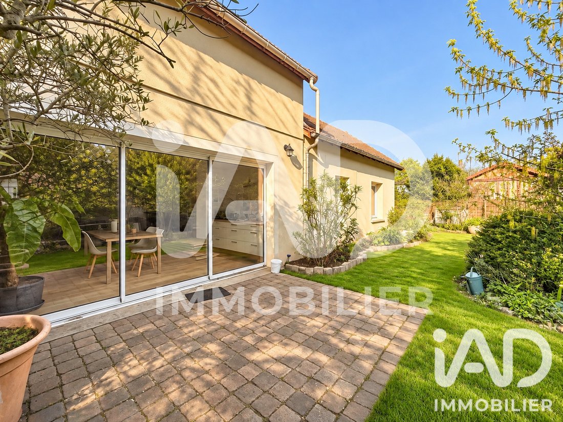 House in Napoleon, Maisons-Laffitte, France 1 - 17482636