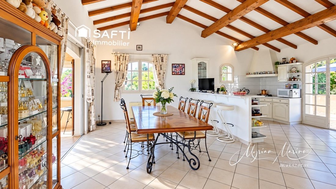 House in Frejus, Provence-Alpes-Côte d'Azur, France 2 - 18862304