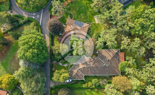 Villa in Appiano Gentile, Lombardy, Italy 1
