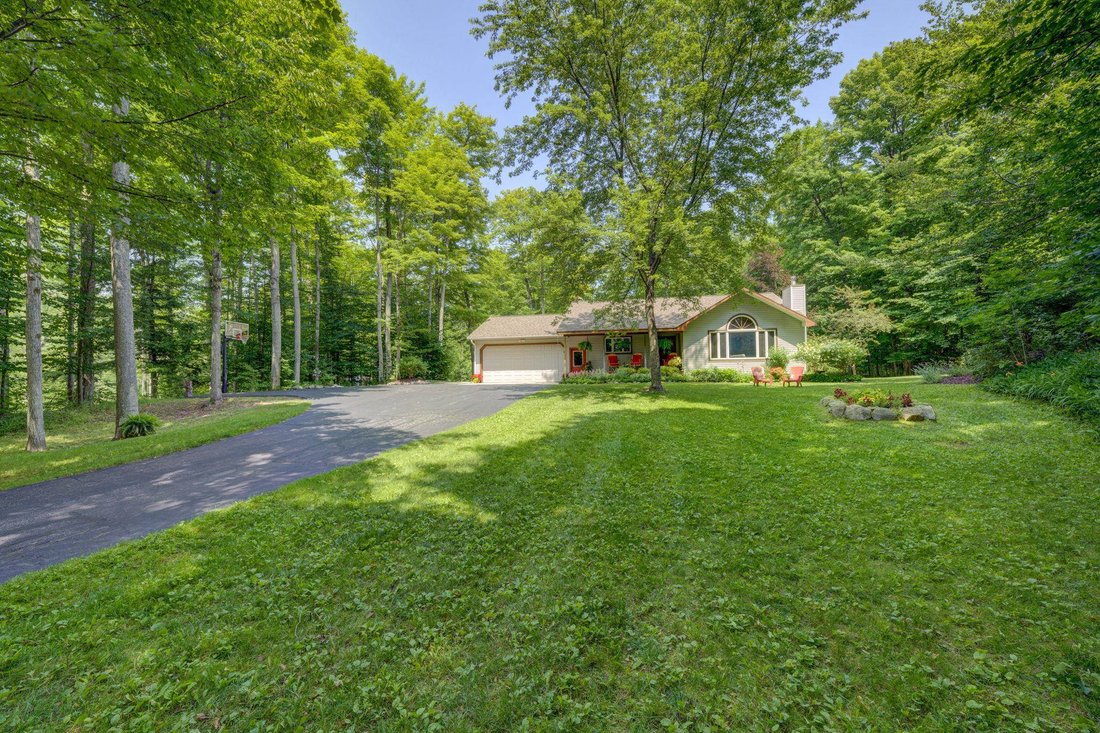 House in Glen Arbor, Michigan, United States 3 - 18861108