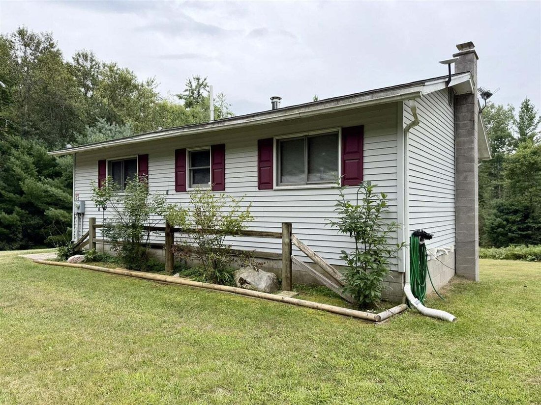 House in Wellston, Michigan, United States 3 - 18860845