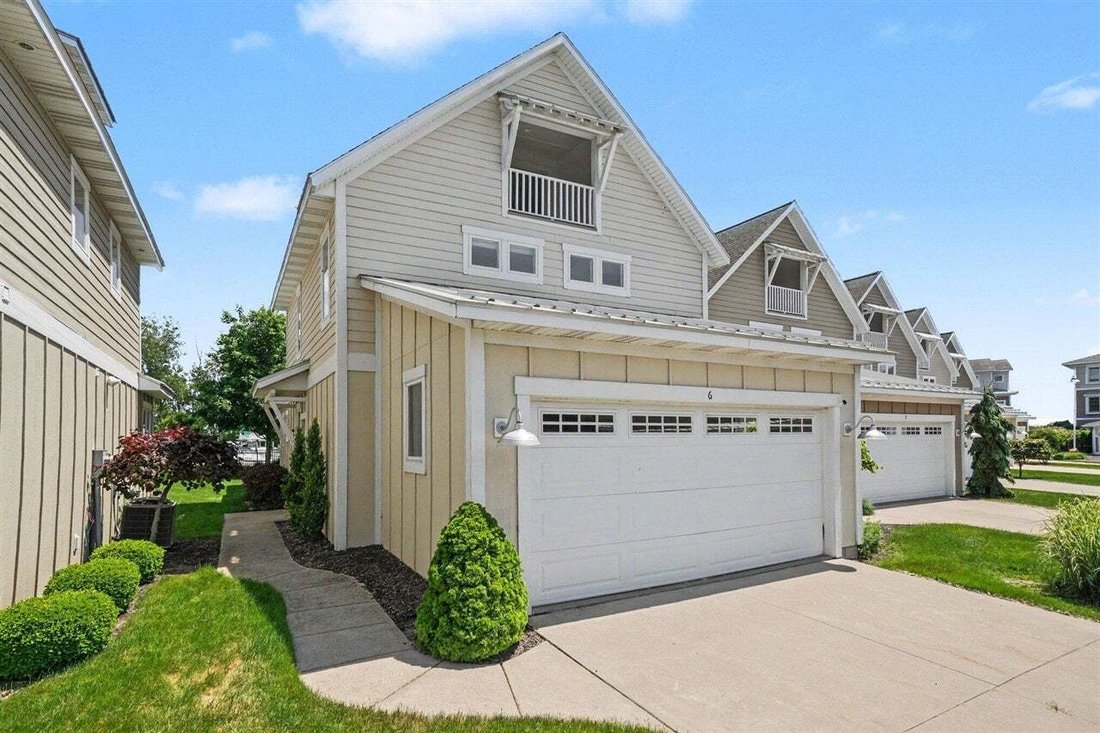 Condo in Fruitport Charter Township, Michigan, United States 2 - 18860631
