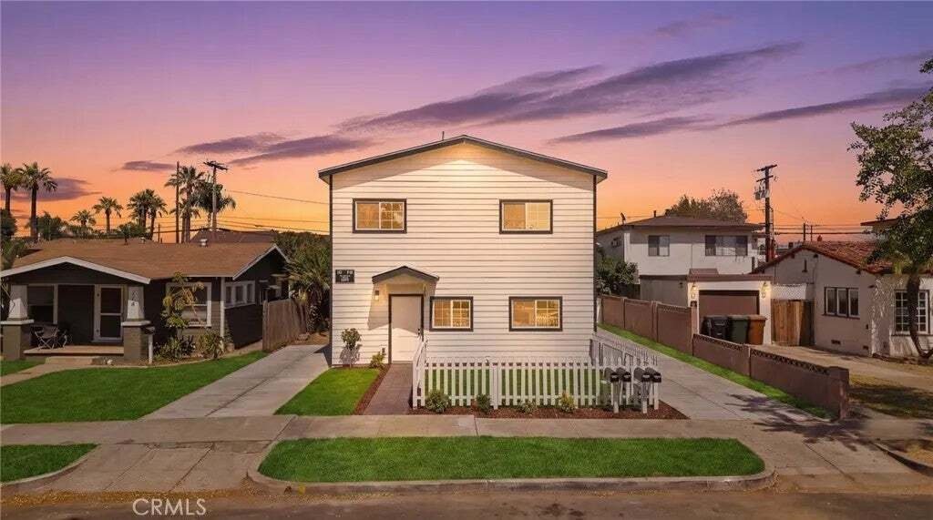 Autres à Fullerton, Californie, États-Unis 1 - 18562225