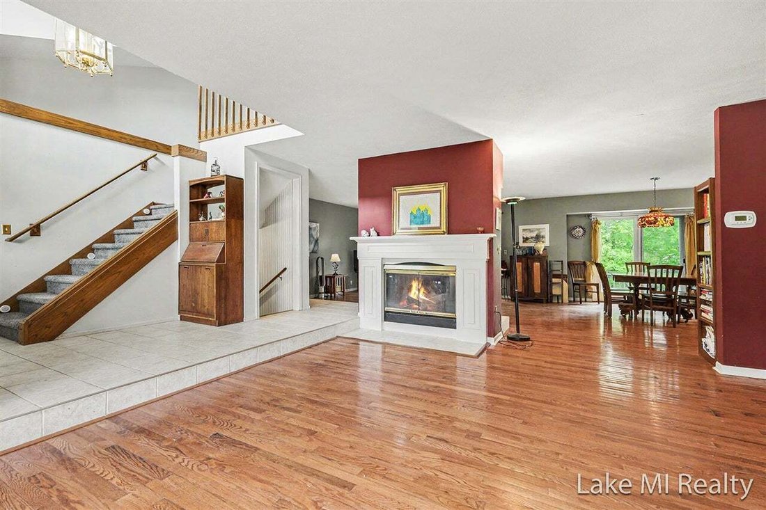House in Kentwood, Michigan, United States 2 - 18861237