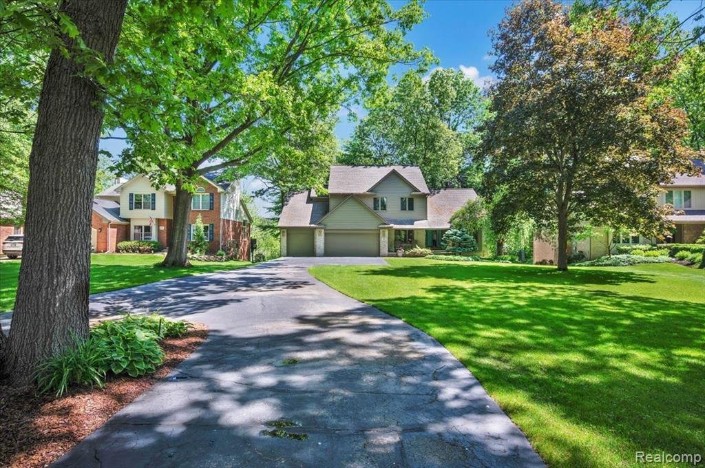 House in Walled Lake, Michigan, United States 1 - 18860774