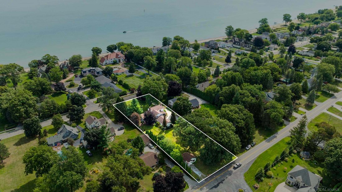 House in Port Huron, Michigan, United States 5 - 18860955
