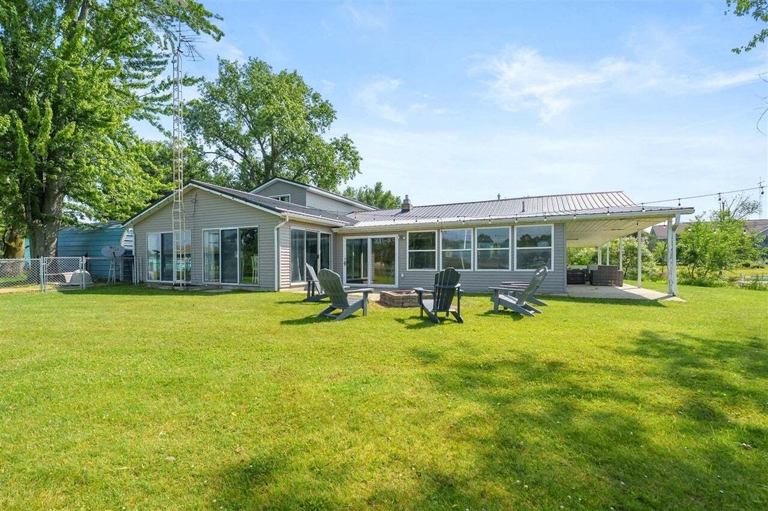 House in Hartford, Michigan, United States 1 - 18860642