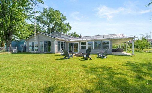 House in Hartford, Michigan, United States 1