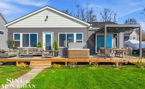 House in New Baltimore, Michigan, United States 1