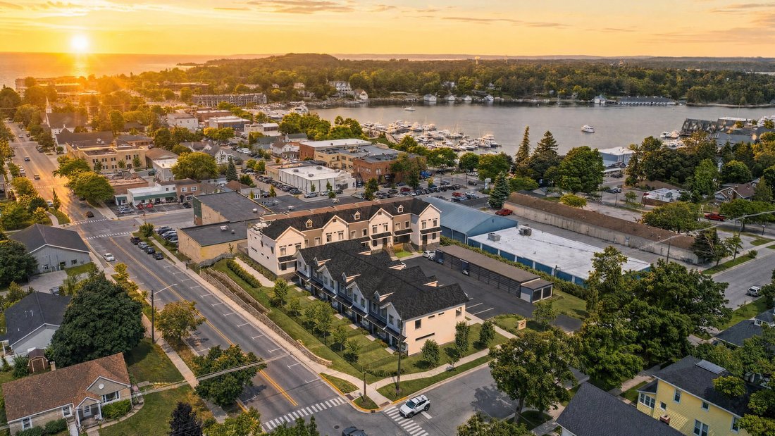 Residenza a Charlevoix, Michigan, Stati Uniti 1 - 18860683
