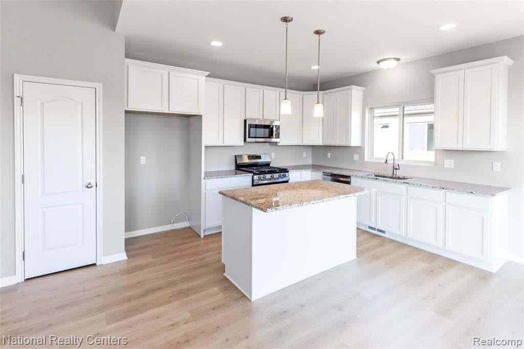 House in Orion charter Township, Michigan, United States 3 - 18861273