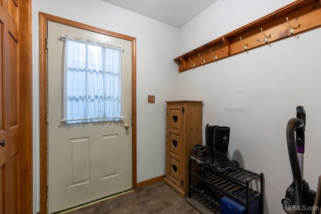 House in Marquette, Michigan, United States 3 - 18861510
