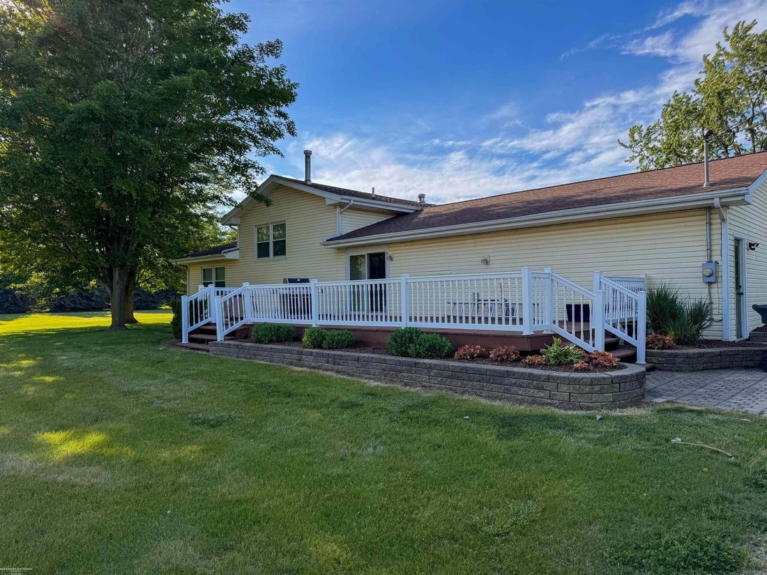 House in Almont, Michigan, United States 2 - 18860844