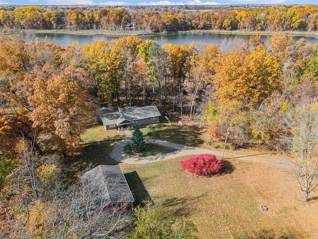 House in Tekonsha, Michigan, United States 1 - 18860493