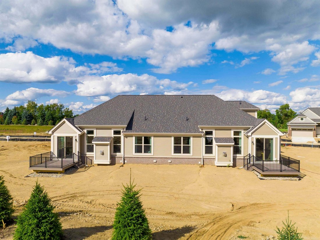 Condo in Brighton, Michigan, United States 3 - 18861113