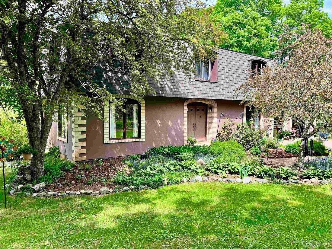 Casa a Iron River, Michigan, Stati Uniti 1 - 18860941