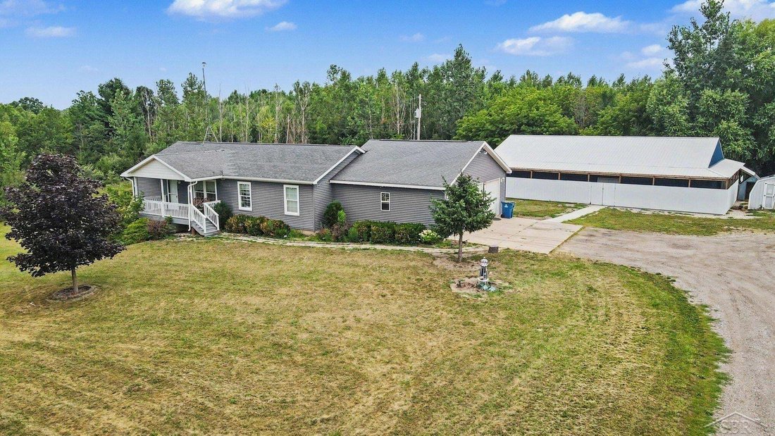 House in Fenwick, Michigan, United States 5 - 18860434