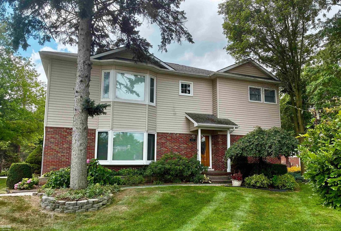 House in Mount Clemens, Michigan, United States 1 - 18436739