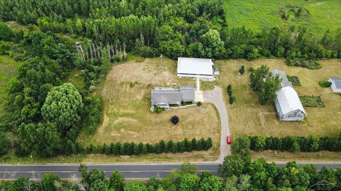 House in Fenwick, Michigan, United States 2 - 18860434
